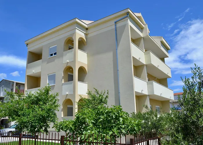 Apartment Olive Tree Split