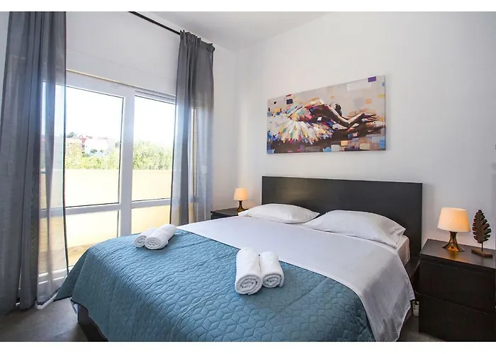 Olive Tree Apartment *