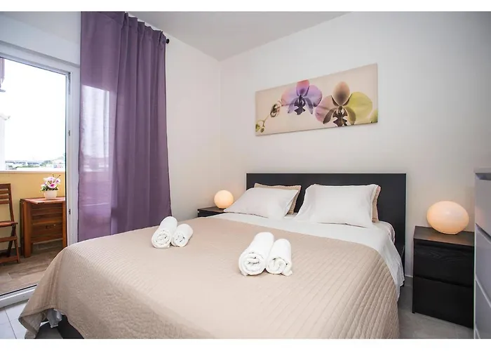 Apartment Olive Tree Split